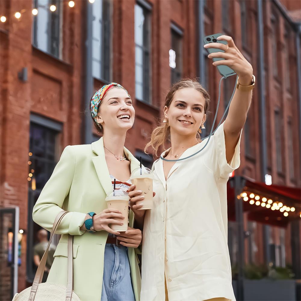 Connect Case Colour inkl. Kette für Apple iPhone 15 Pro Max in Dunkelgrün